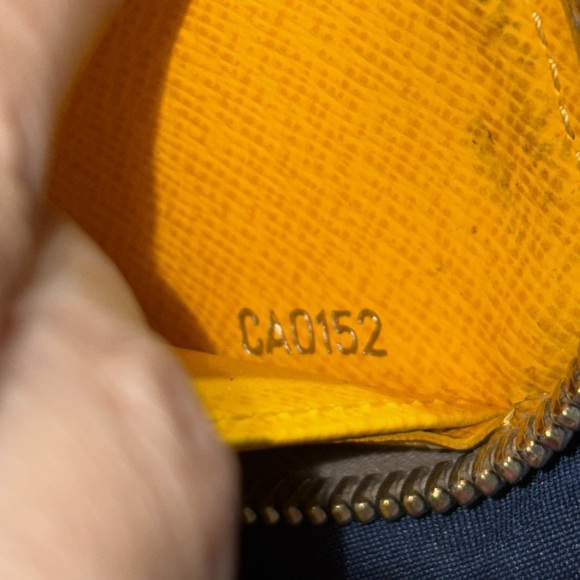 Original Louis Vuitton taupe color wallet. - Picture 8 of 8